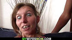 Tanned elderly mom spreads legs of his hubby